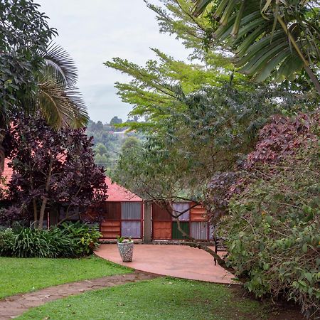 Dutchess Hotel And Restaurant Fort Portal Екстер'єр фото