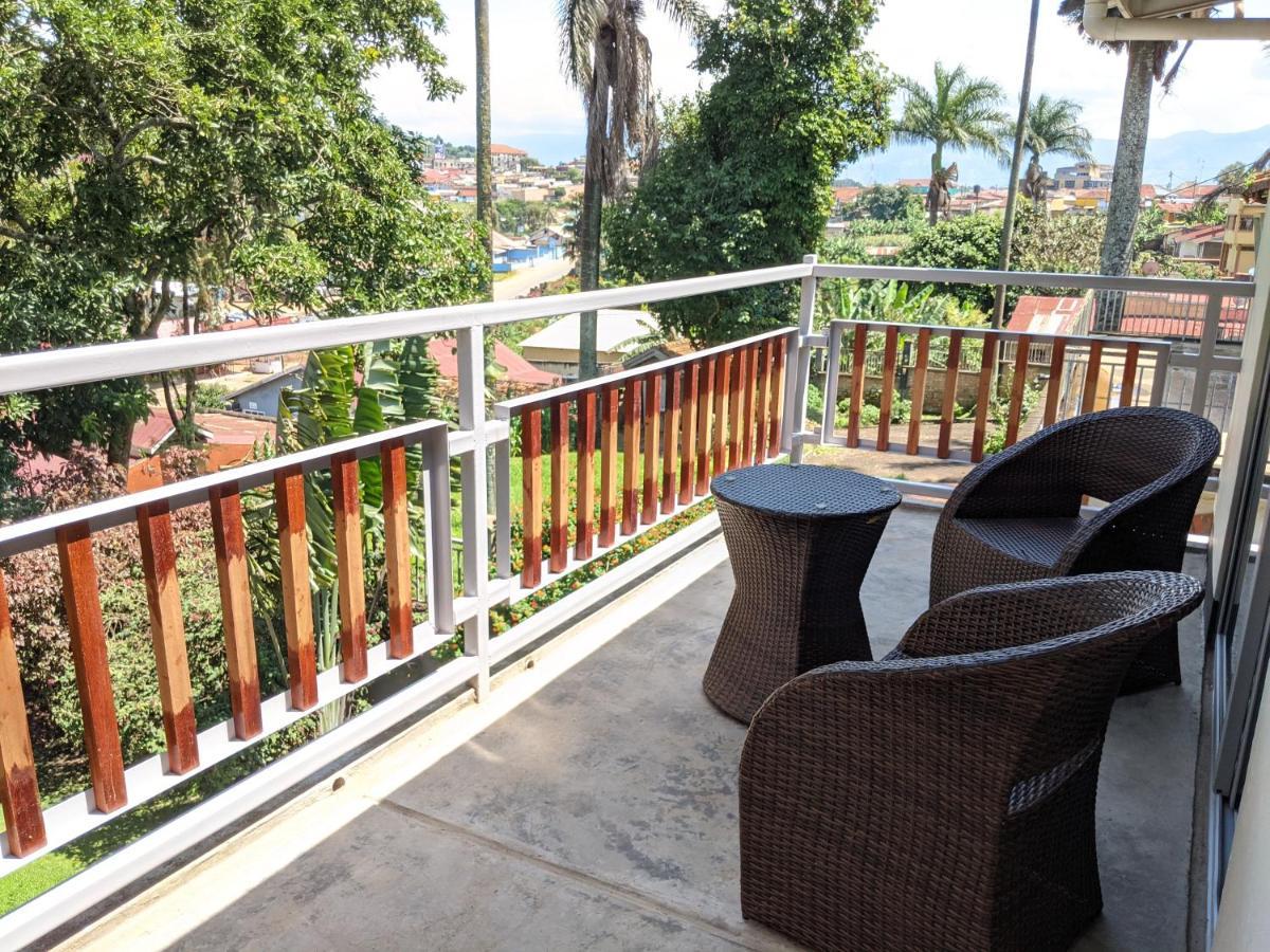 Dutchess Hotel And Restaurant Fort Portal Екстер'єр фото