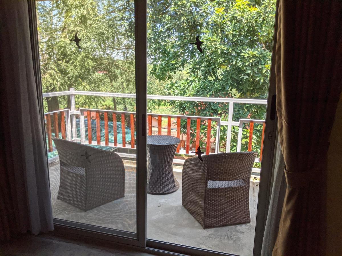 Dutchess Hotel And Restaurant Fort Portal Екстер'єр фото