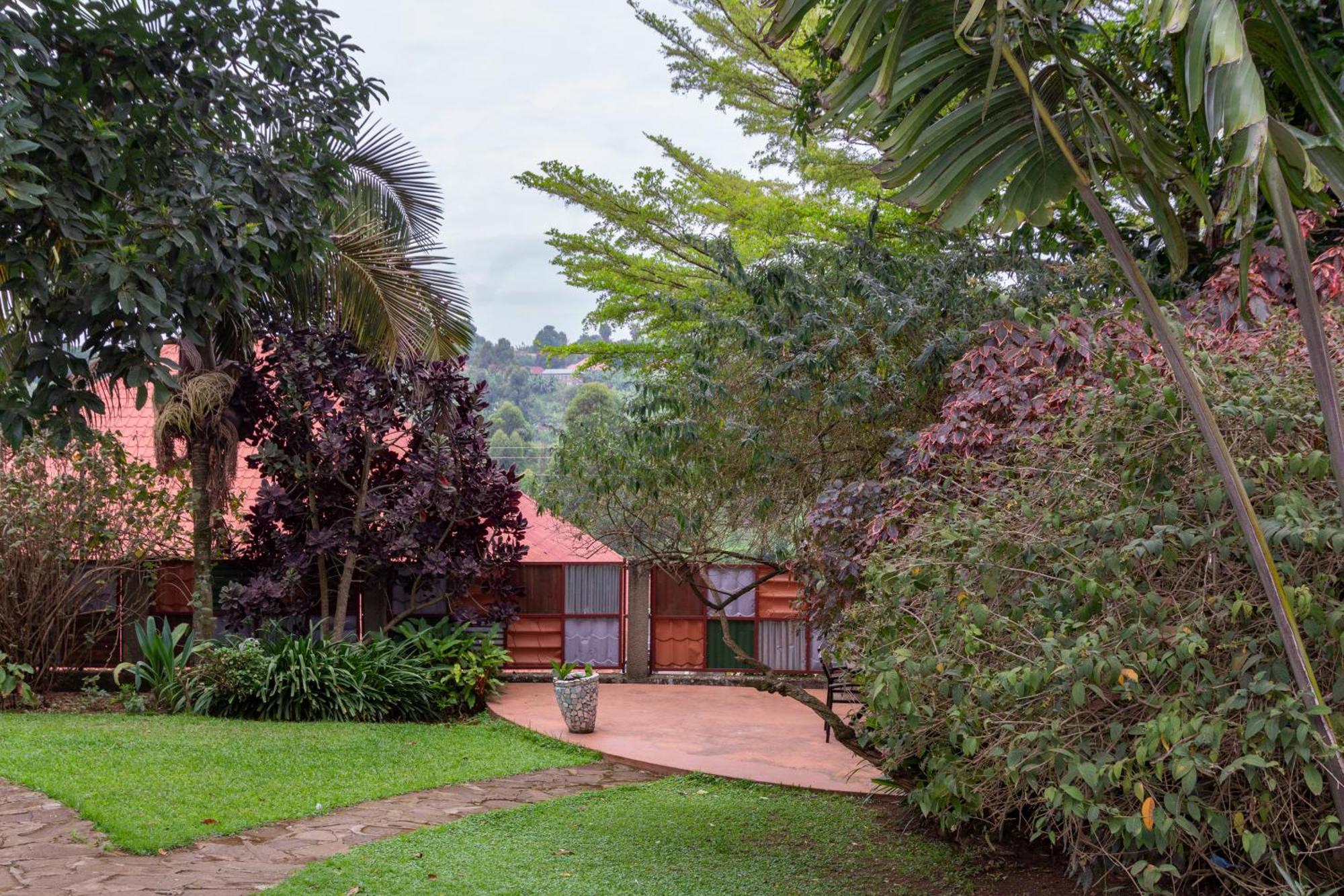 Dutchess Hotel And Restaurant Fort Portal Екстер'єр фото