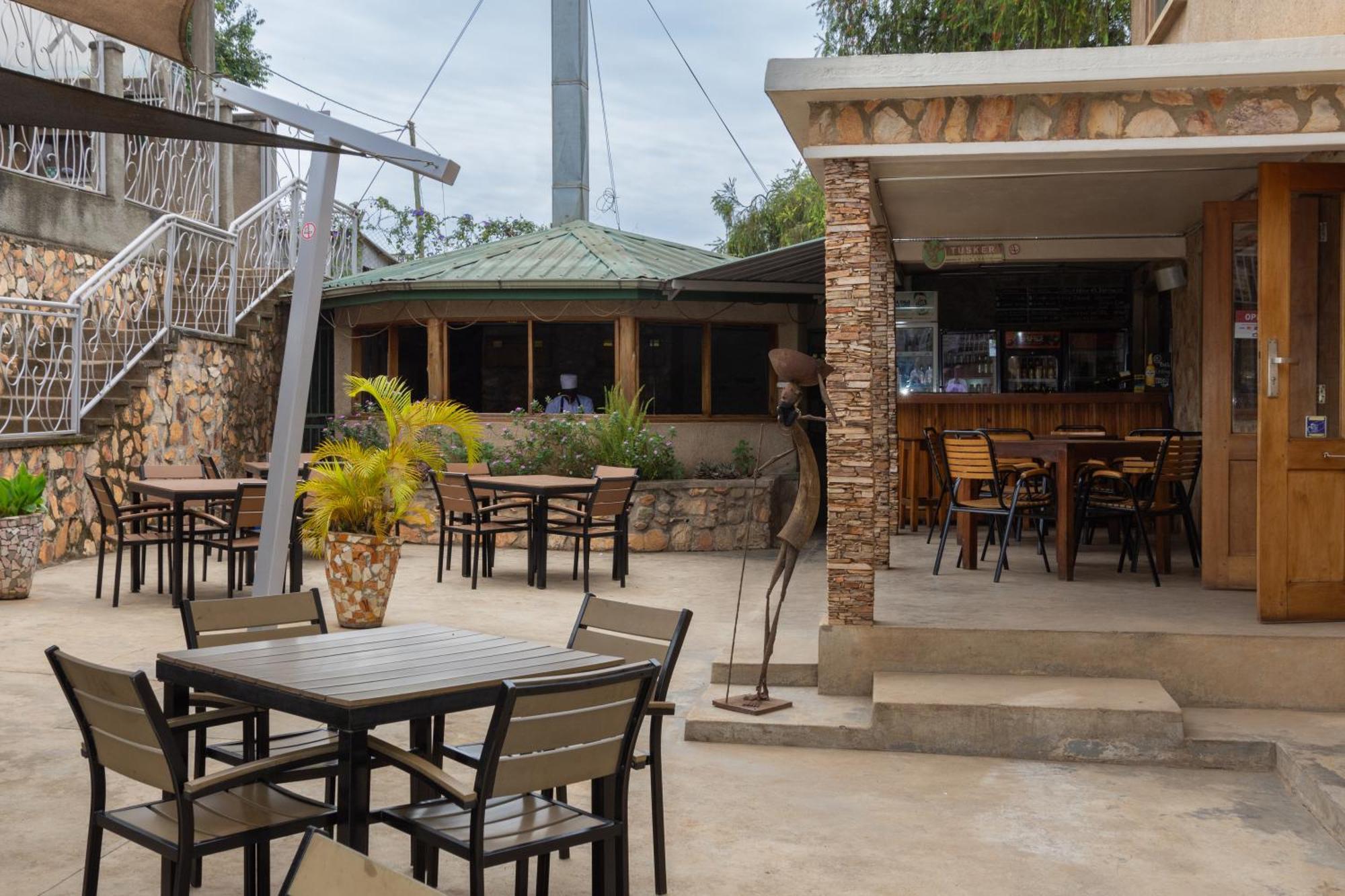 Dutchess Hotel And Restaurant Fort Portal Екстер'єр фото