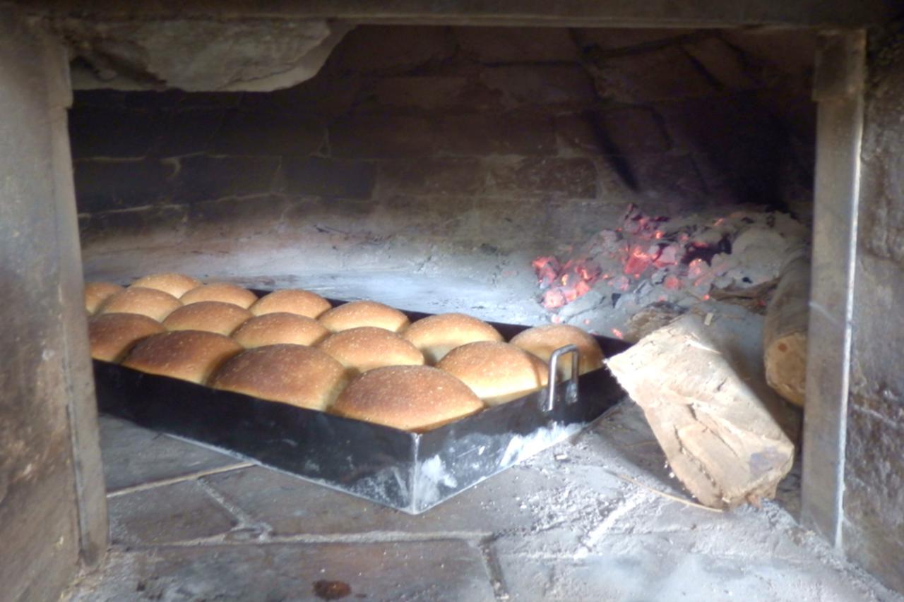 Dutchess Hotel And Restaurant Fort Portal Екстер'єр фото